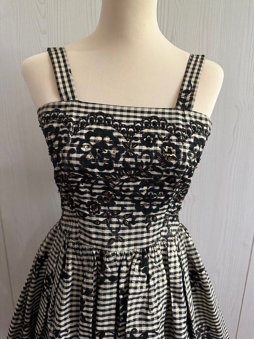 H&M cocktail dress (Category: Dresses) located in Paranaque City. Submitted by patpreloved93 (Listing ID 1323143099, Image 3). Description: - Cocktail dress with embroidery design - Brand: H&M - Size: XS-Small - Measurements: 32 bust; 24-26 waist - Used once for prom .