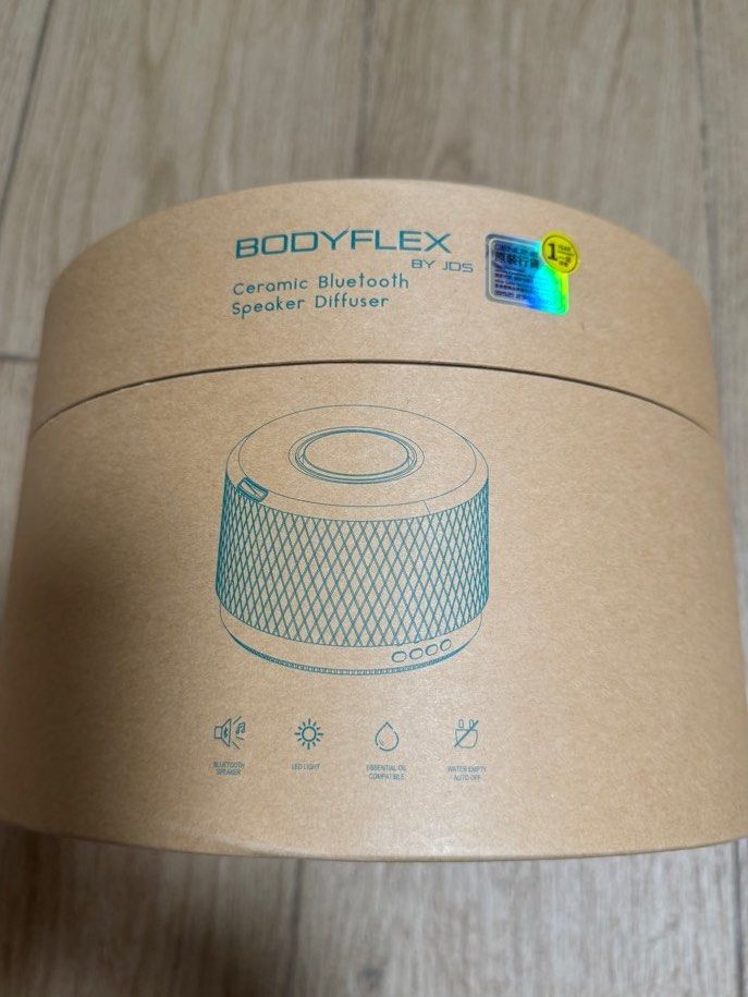 Bluetooth speaker diffuser （分類：Soundbar、揚聲器、藍牙喇叭、耳擴）位於 Hong Kong。 由 eeeee125 提交（商品編號 1323224878，圖片 1）。簡介： 全新BodyFlex 陶瓷藍牙揚聲器放濕機 官網$899，清屋$350平放，再減至$150 - 藍牙喇叭 - LED 燈 - 可用精油 - 乾水自動熄機 -港鐵太古站至筲箕灣站面交 。