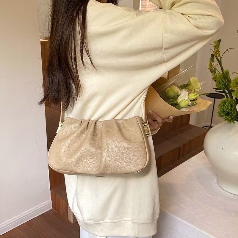 BRAND NEW PU Leather Women s Shoulder Bag Crossbody Bag OOTD Bag Handbag Cloud Bag