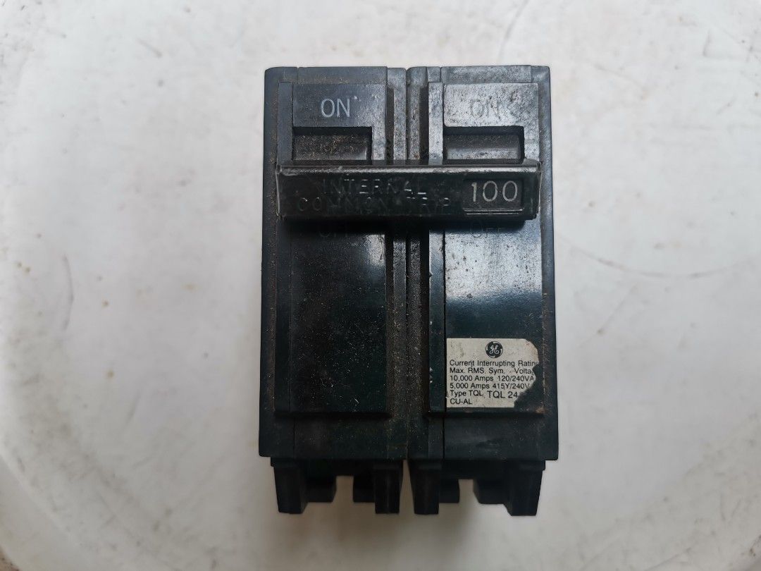 Circuit Breaker Plug In GE (Category: Industrial Equipment) located in Caloocan City. Submitted by obr58 (Listing ID 1323270496, Image 1). Description: ₱700/pc Brand: General Electric Origin : Brazil Amperes: 100A Plug-in 3 pcs available.
