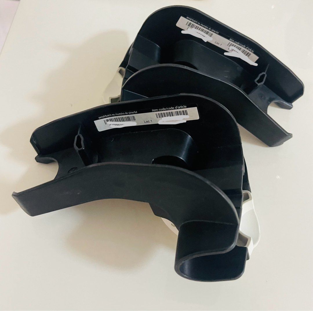 Bugaboo attachment (Category: Strollers) located in Singapore. Submitted by m0sh1 (Listing ID 1323219286, Image 2). Description: Bugaboo bee car seat attachment for Maxi-Cosi car seat. Likely used, Self collect .