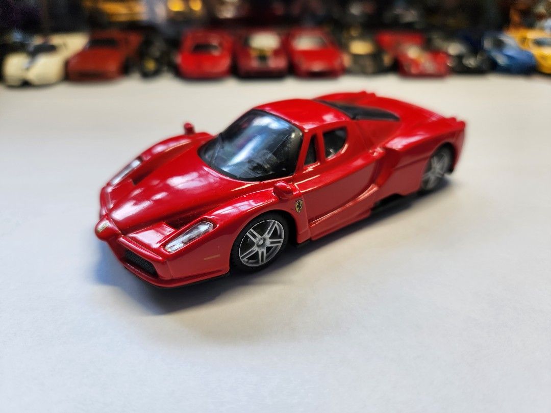 Ferrari あかる Enzo 1/43 Scale Model