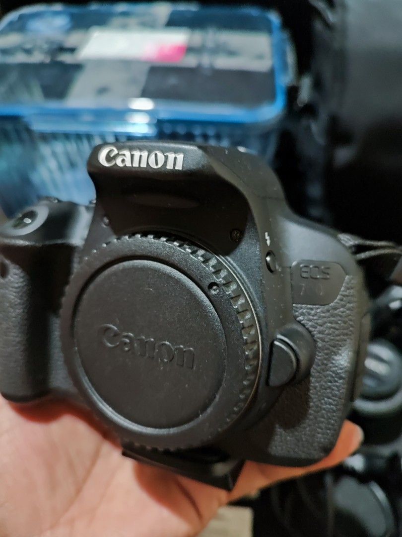CANON EOS 700D + 2 LENS (Category: Cameras) located in Compostela. Submitted by fashiondeamar (Listing ID 1323213761, Image 2). Description: 📷 CANON EOS 700D ✅ 2 Batteries & Charger ✅ 50mm 1:1.8 STM Lens EF LENS ✅ 18-135mm EFS 1:3.5-5.6 lS ZOOM LENS ✅CAMERA MICROPHONE ✅CAMERA BAG ✅CLEANING KIT.