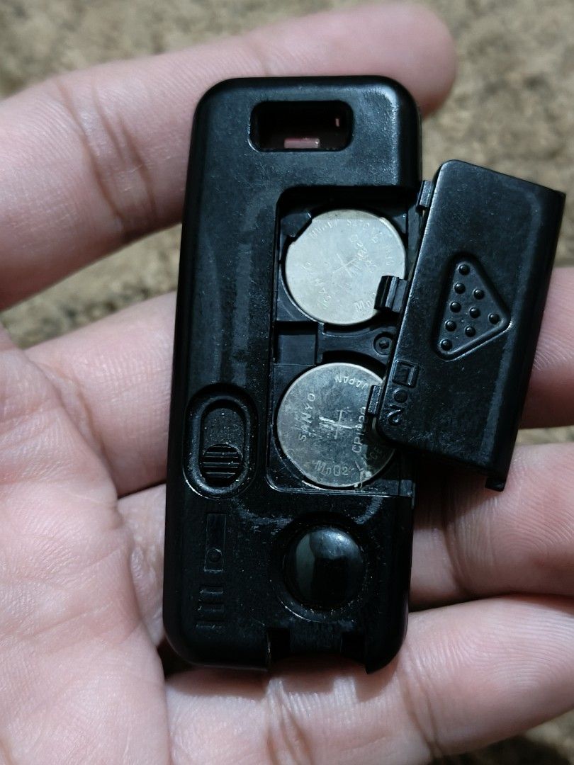 Canon infrared camera remote (Category: Other Photography Accessories) located in Quezon City. Submitted by markgolveo (Listing ID 1323152113, Image 3). Description: Canon infrared camera remote depleted batteries untested over camera.