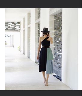 (Category: ) located in . Submitted by stylexfashionx (Listing ID 1323245519, Image 1). Description: .