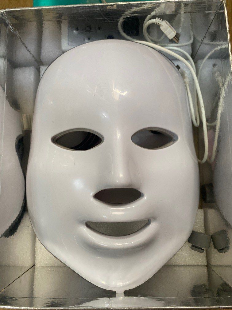Colorful LED Beauty Mask (Category: Face Care) located in Quezon City. Submitted by leah_decluttering (Listing ID 1323106993, Image 1). Description: preloved LED Mask barely used, natambak lang shipping thru lalamove/grab/angkas.