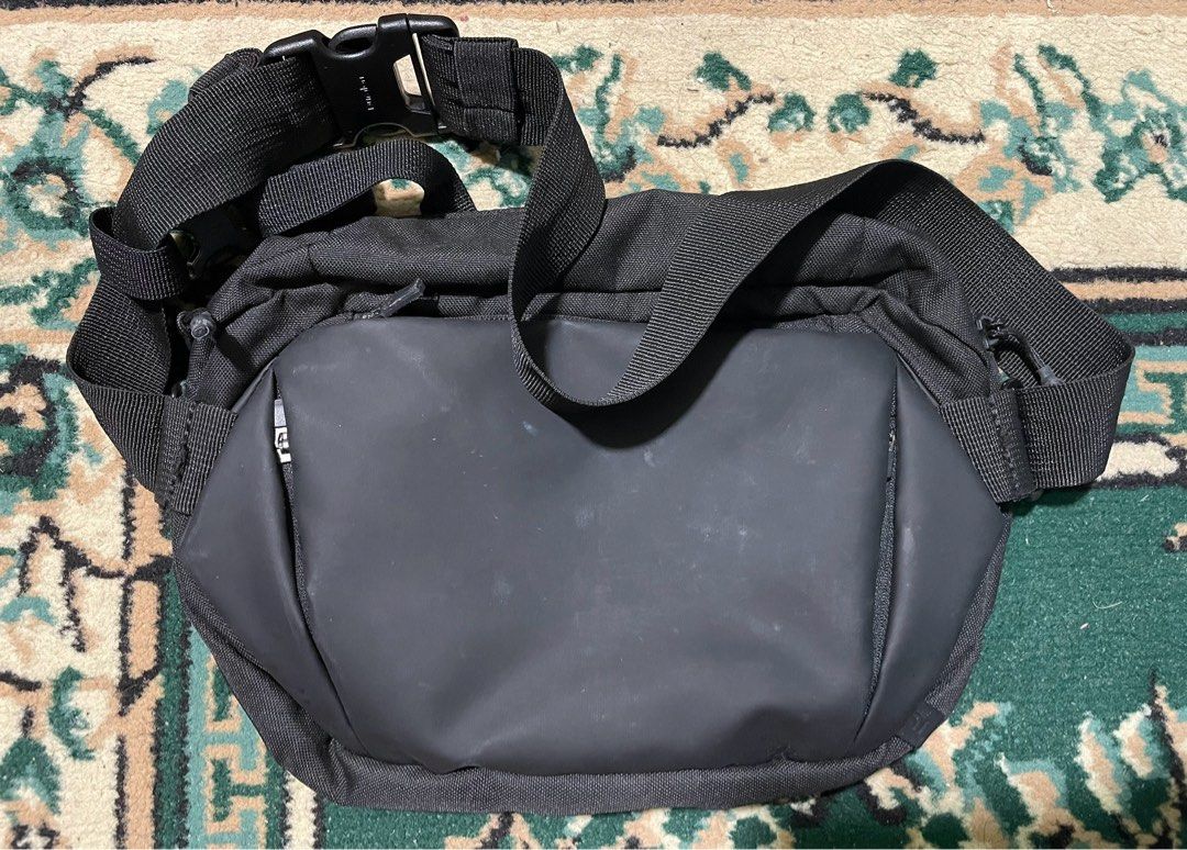 DECATHLON JOG MESSENGER BAG OSFA