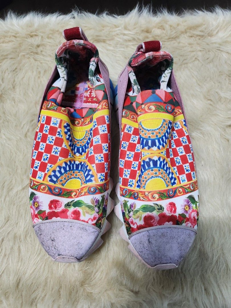 Dolce Gabbana Sneaker Authentic (Category: Sneakers) located in Pateros City. Submitted by eleglance (Listing ID 1323245191, Image 2). Description: Authentic bought in Italy size 39 EU.