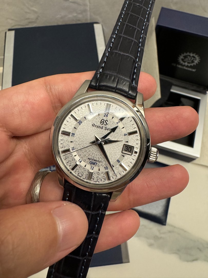 Grand seiko sbgm235 top