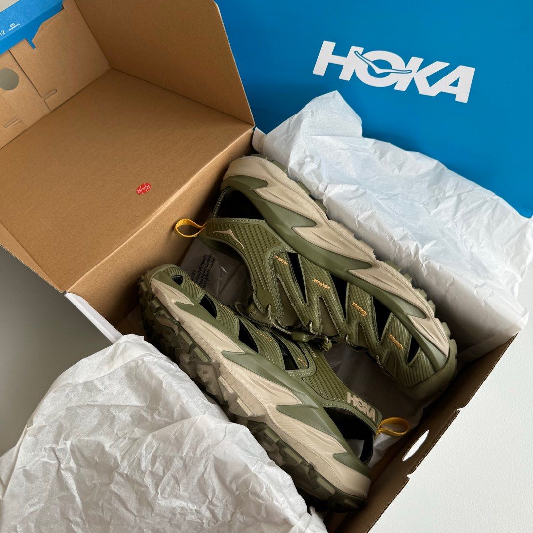 Hoka Hopara - US 8.5 (Category: Sneakers) located in Quezon City. Submitted by chi.ppy (Listing ID 1323146998, Image 2). Description: Excellent condition Used once only With box and Hoka paper bag Size: US 8.5.