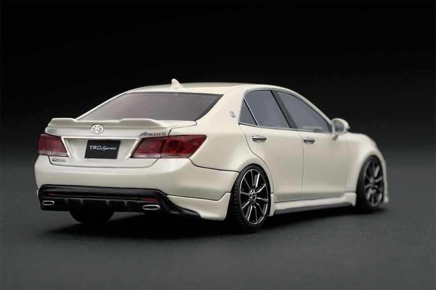 イグニッションモデル 1/43 トヨタ クラウンアスリート