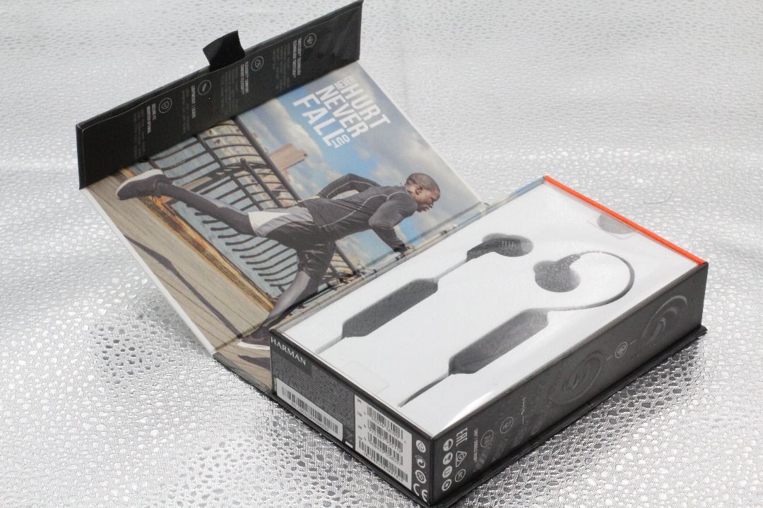 JBL Endurance Run Wireless Bluetooth Headset (Category: Headphones & Headsets) located in Santa Maria. Submitted by dr.ariesramos (Listing ID 1323167488, Image 1). Description: FOR SALE: JBL Endurance Run Wireless Bluetooth Headset PRICE: P1,495 CONDITION: Brand New, Only opened for testing RFS: Need funds for continuing education DESCRIPTION: Complete packaging, Sweatproof, Wireless Bluetooth, Fliphook Technology.