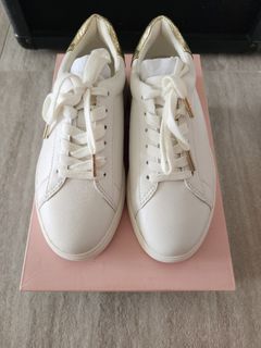 (Category: ) located in . Submitted by preloved0418 (Listing ID 1323230697, Image 1). Description: .