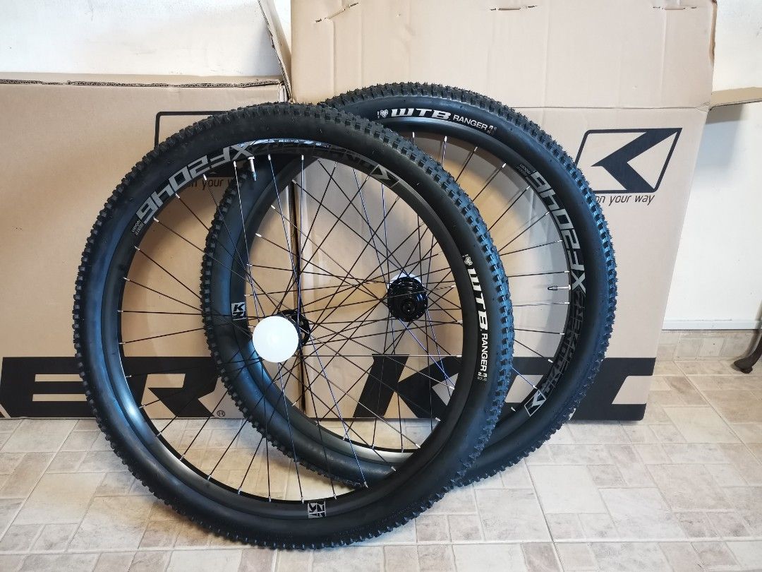 Wheelset koozer best sale