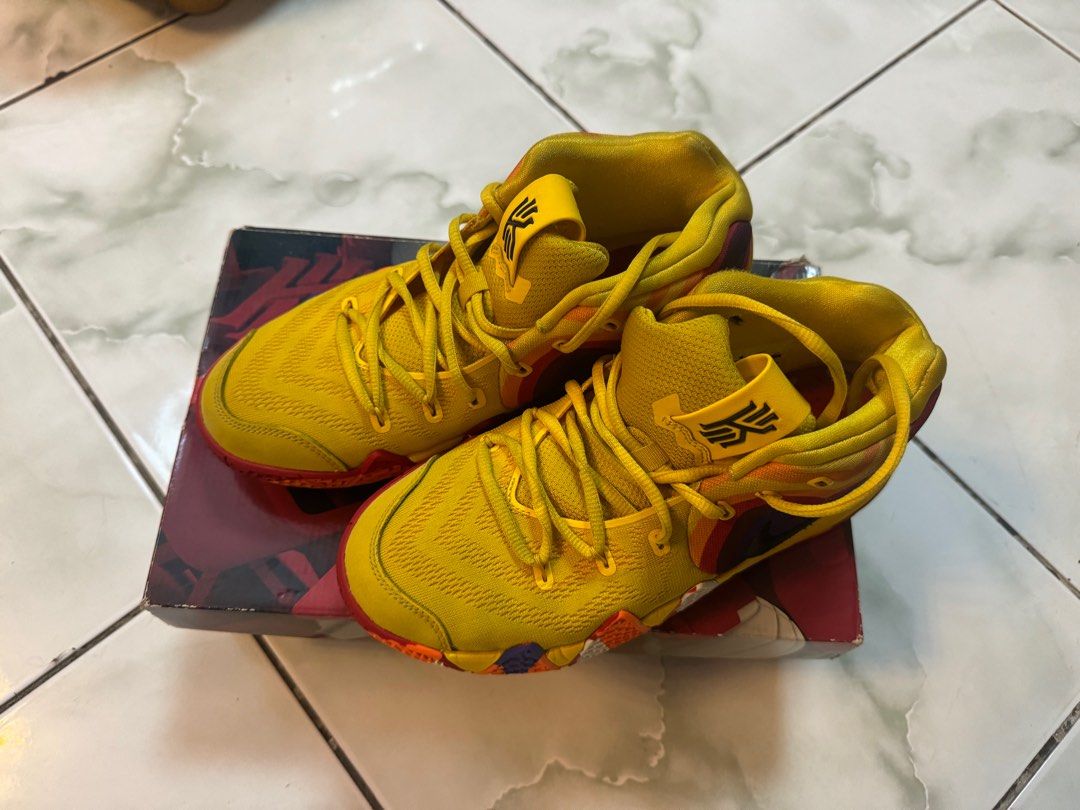 Gold kyrie 4 top