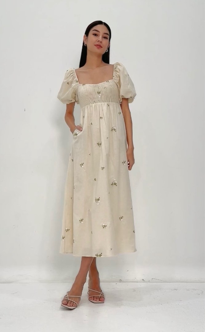 LOVET DAISY EMBROIDERY SMOCKED MAXI