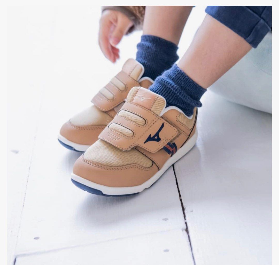 Mizuno children's shoes shop