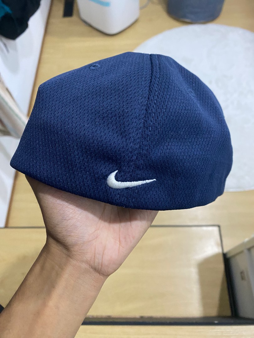 mens nike fitted hats