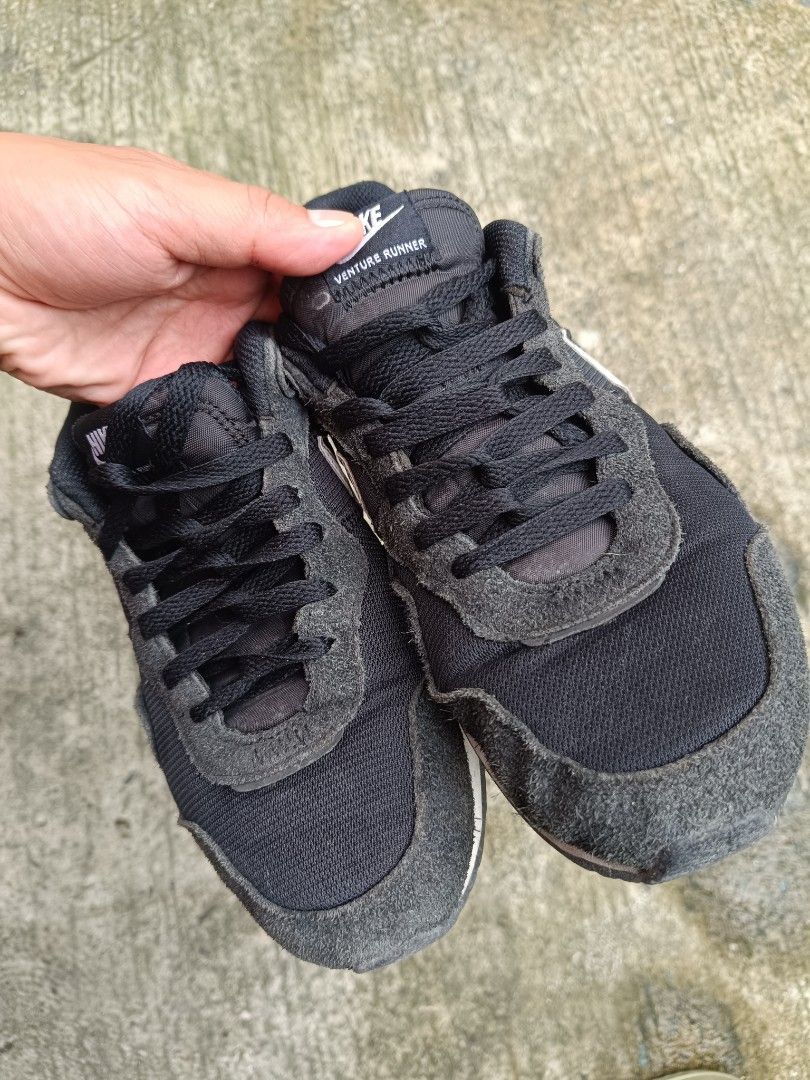 Nike venture runner (Category: Sneakers) located in Manila. Submitted by conyotics1111 (Listing ID 1323184674, Image 3). Description: Nike venture runner size 8us condition 8/10 800 with OG box not using anymore loc angono rizal.