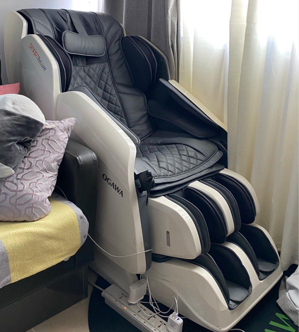 Ogawa Massage Chair (Category: Massage Devices) located in Quezon City. Submitted by keemypuutie (Listing ID 1323102153, Image 1). Description: FOR SALE ‼️‼️ Ogawa Massage Chair with free EZ Tone Vibrator SRP 190K Selling for 90k negotiable No issues Manila area, can do free delivery nearby areas only. Helping a friend for funds 🙏🏻.