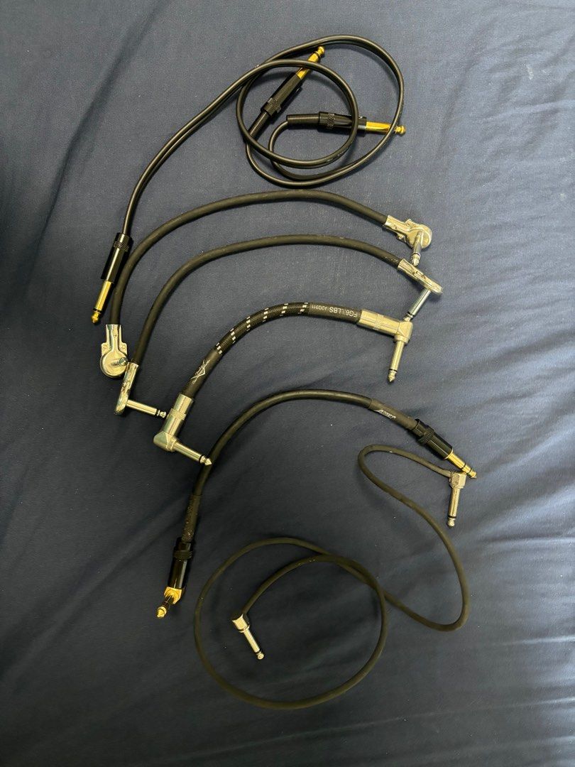 Patch Cable （分類：樂器配件）位於 Hong Kong。 由 ohguitar 提交（商品編號 1323187758，圖片 1）。簡介： 放一堆patch cable Fender,Evidence Audio,雜牌 不議 $80。
