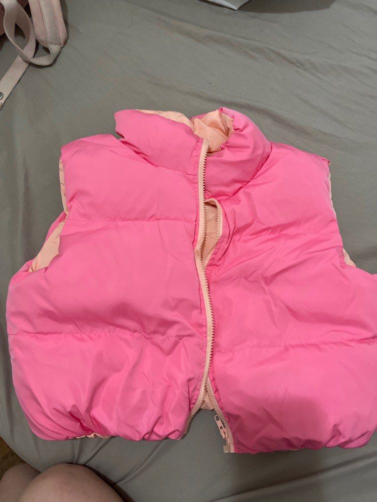 Pink Puffer (Category: Coats, Jackets and Outerwear) located in Quezon City. Submitted by declutterwithgel (Listing ID 1323140805, Image 1). Description: .