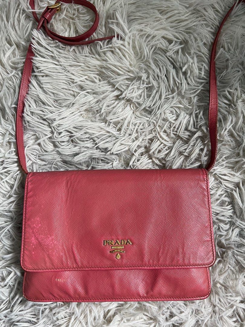 Authentic Prada WOC crossbody (Category: Luxury Bags & Wallets) located in Cebu City. Submitted by shyfatares (Listing ID 1323121128, Image 3). Description: Guaranteed Authentic .