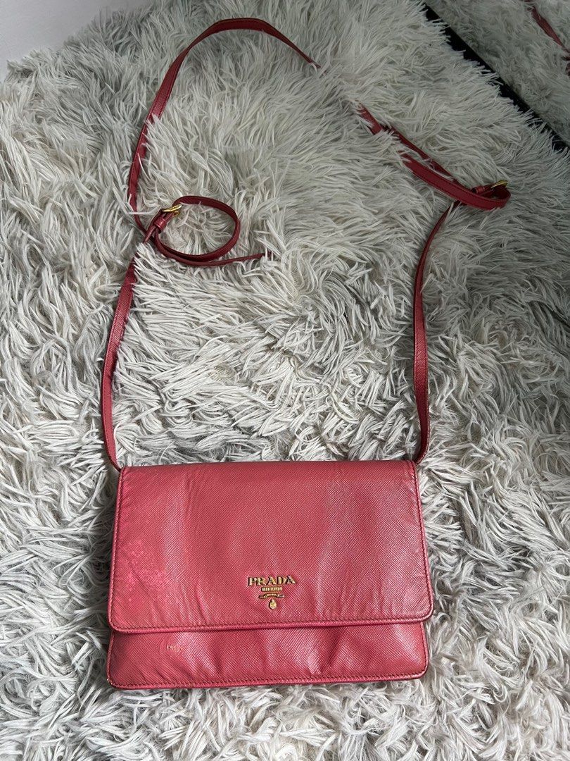 Authentic Prada WOC crossbody (Category: Luxury Bags & Wallets) located in Cebu City. Submitted by shyfatares (Listing ID 1323121128, Image 1). Description: Guaranteed Authentic .