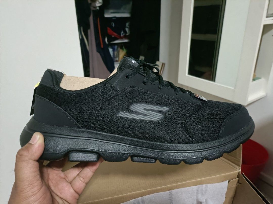 Very sketchers top