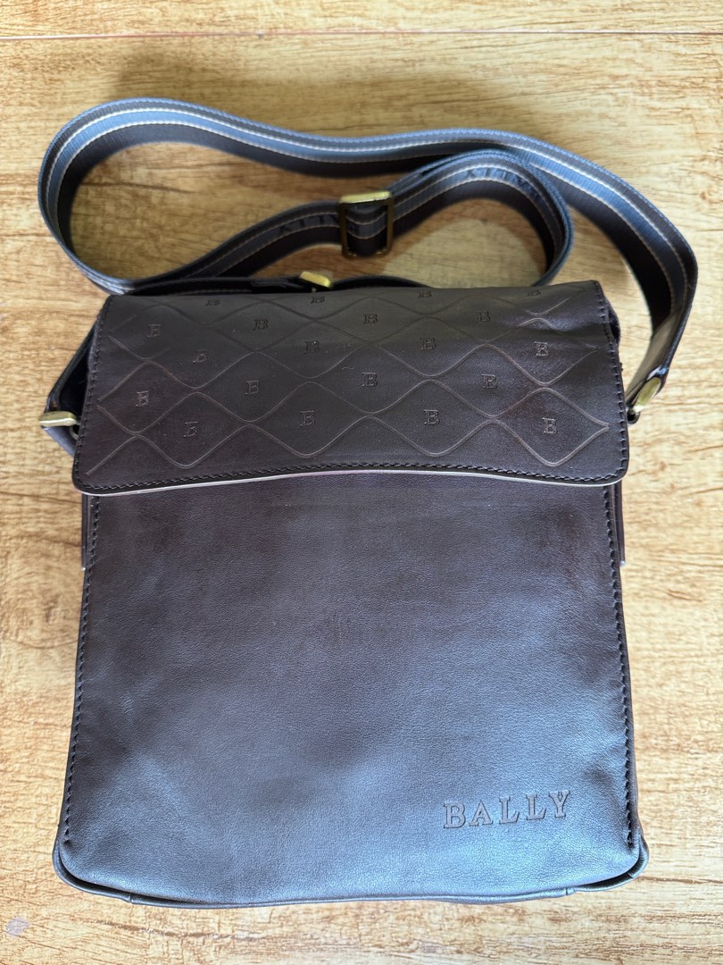 Sling Bag Bally made In PRC 25 X 27 Cm, Fesyen Pria, Tas Dompet