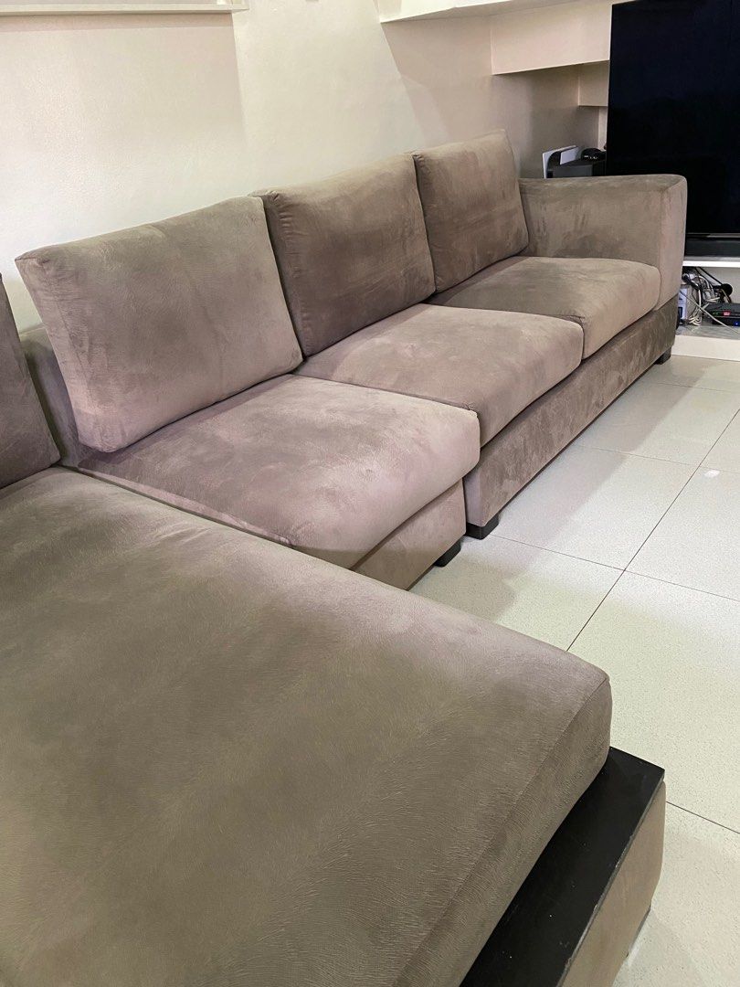SOFA SET (Category: Sofas) located in Pasig City. Submitted by buyermia (Listing ID 1323104270, Image 3). Description: Quality Sofa Set Lobby resort like sofa Custom made L-shaped 6seater (10.5ft) Mahogany Wood & Uratex Foam Water resistant luxury velvet Almost a year old No stains on foam/fabric Rarely used RFS: Too big for our space now Pick-up & shipping c/o buyer Bought at xxx,000k Selling for: ₱35,000.