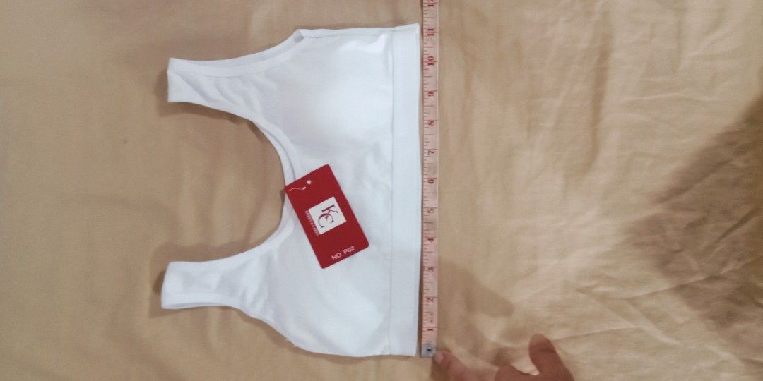 sports bra and bra (Category: Babies & Kids Fashion) located in Mandaluyong City. Submitted by ireneipt_21 (Listing ID 1323179131, Image 2). Description: Brand nee po. Nakatago lang closet. hindi po kasya nung binili ko. pang adult size na sya DM.nalang sa intereseted size 32..