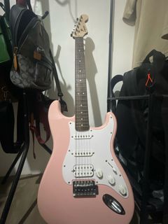 RUSH!Squier by Fender Stratocaster Shell pink