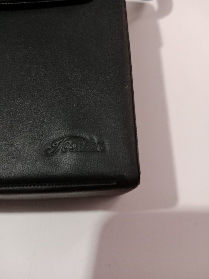 TOSHIBA camera flash case (Category: Camera Bags & Carriers) located in Tabaco. Submitted by fritznicoleshoppe (Listing ID 1323085329, Image 2). Description: Good as new TOSHIBA camera flash case.