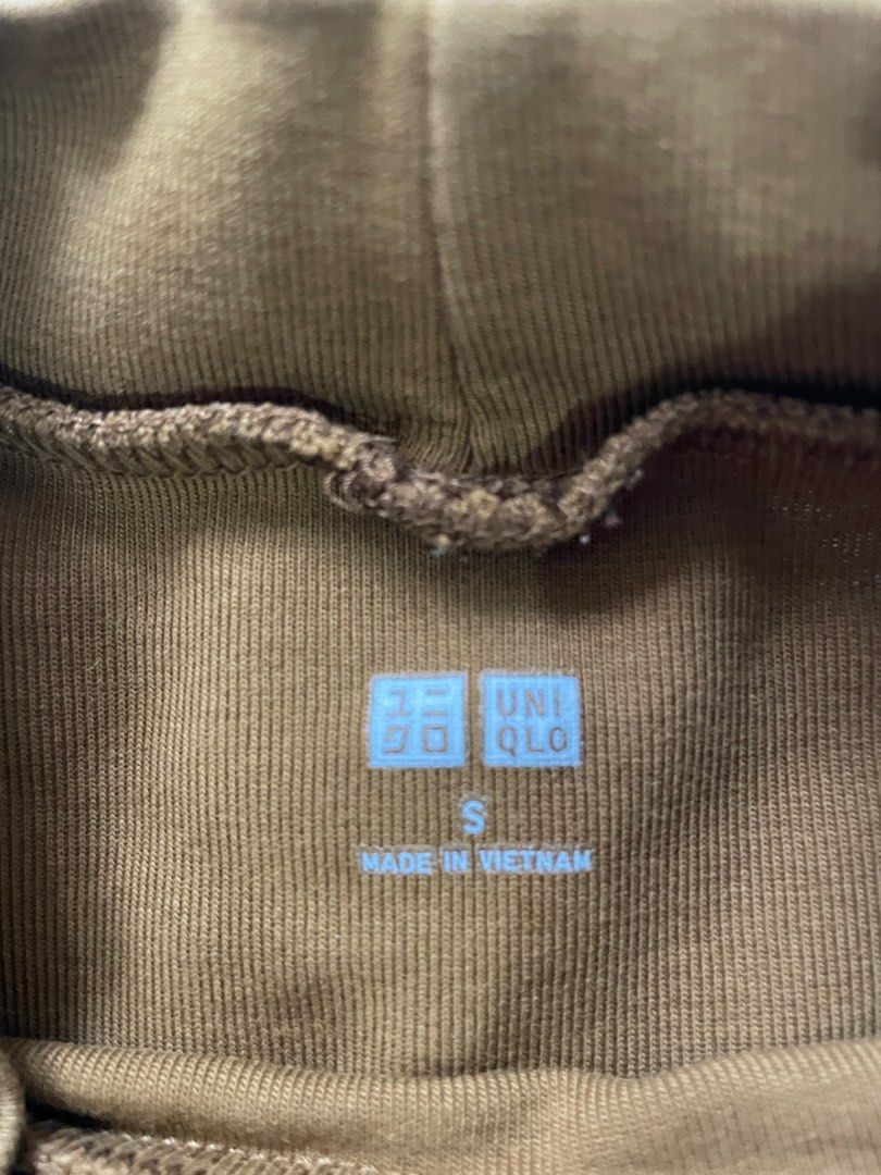 Uniqlo Turtleneck Shirt (Category: Shirts) located in Dasmarinas. Submitted by gotthegoodsph (Listing ID 1323125302, Image 3). Description: RFS: Decluttering.