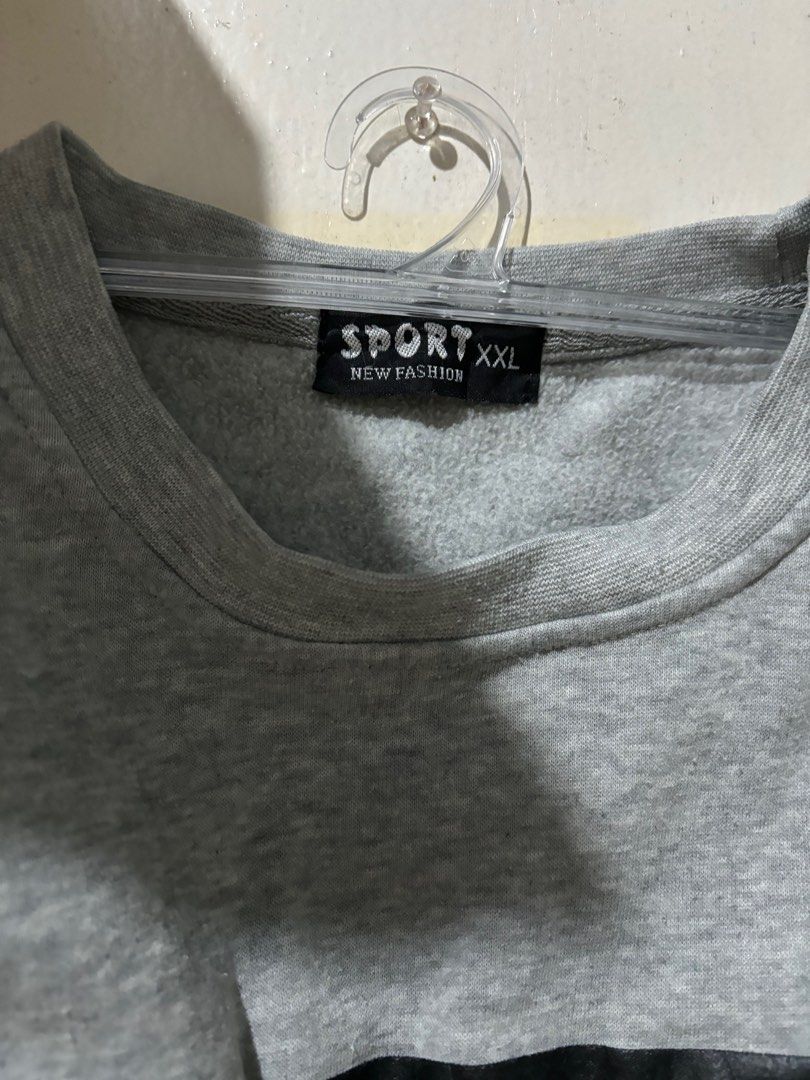 UNISEX sweater (Category: Coats, Jackets and Outerwear) located in Caloocan City. Submitted by siobabe (Listing ID 1323263422, Image 2). Description: SIZE: XXL no issue.