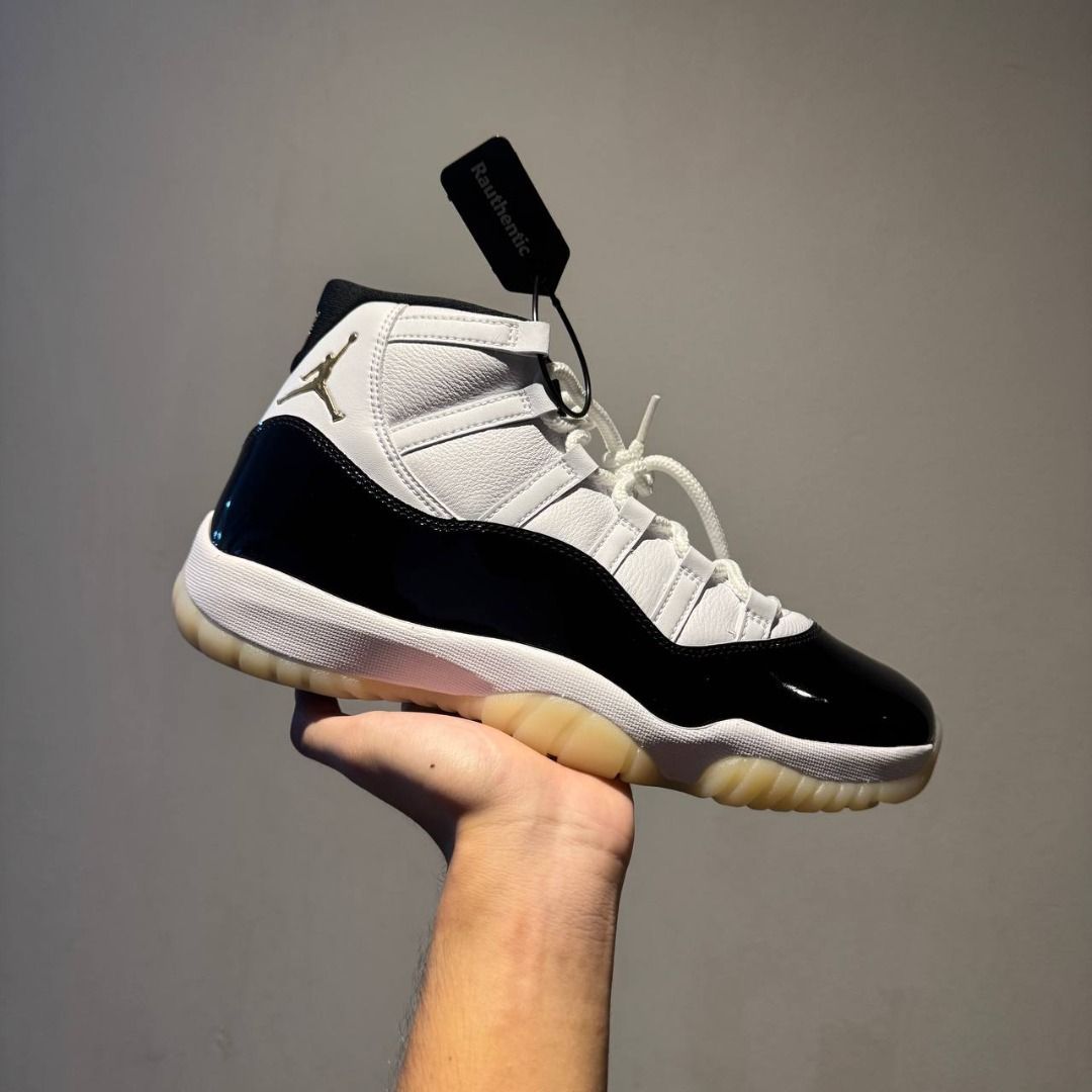 US 10 Nike Air Jordan 11 Gratitude