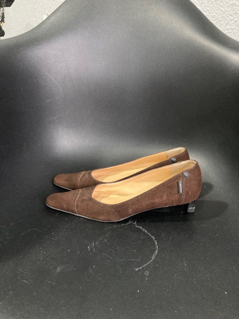 Vintage Chanel Brown Suede Pump Heels (Category: Heels) located in Baguio. Submitted by beniceeee_ (Listing ID 1323201097, Image 1). Description: 8/10 Needs cleaning No Inclusions Color: Brown Material: Suede Size on tag: 36 1/2 womens Fit size: .
