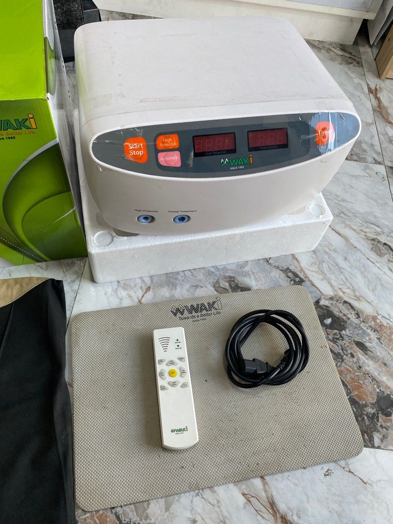 WAKI therapy Health Machine (Category: Massage Devices) located in Paranaque City. Submitted by superman_991 (Listing ID 1323230448, Image 2). Description: WAKI therapy Health Machine. Bought it brand new for 70k. Inclusion as shown in the picture, Complete. No issue. ‼️P35k Only 🔥🔥🔥 Location Paranaque for pick up Only or lalamove Much better pickup mismo para matest nyo rin. Payment Gcash /Bdo.