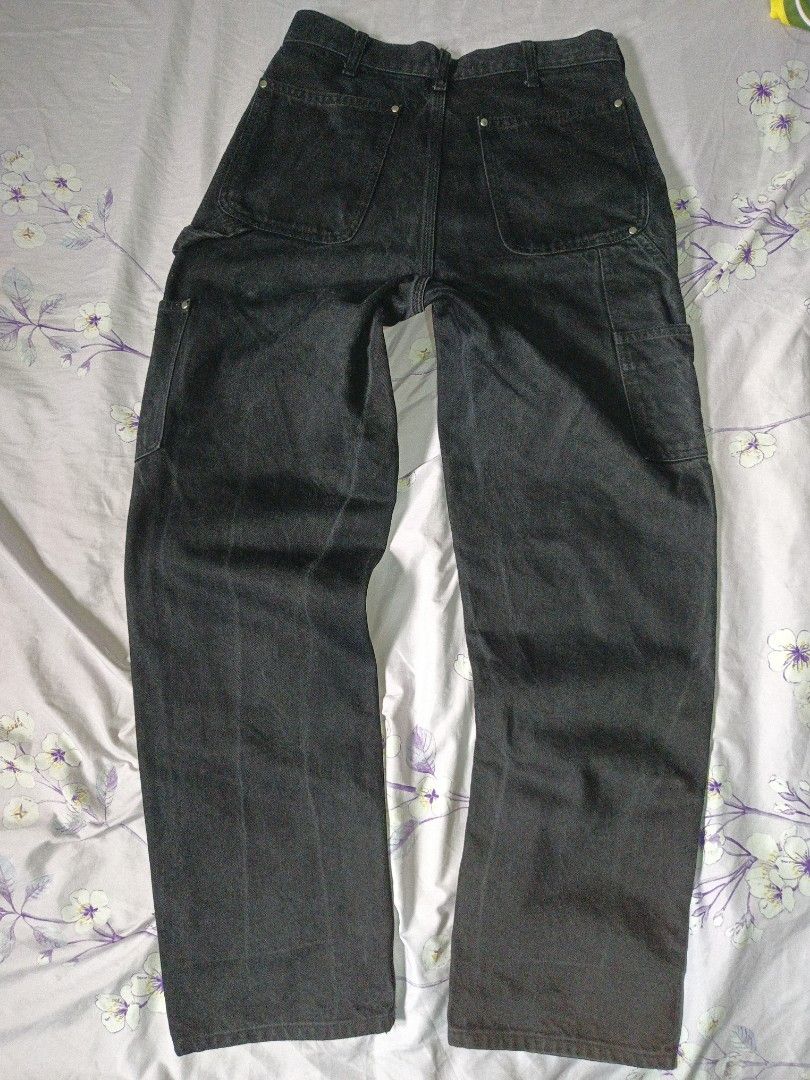 ZARA DOUBLE KNEE (Category: Jeans) located in Bato. Submitted by haisgsiehekhee (Listing ID 1323082799, Image 3). Description: ZARA DOUBLE KNEE 30 WAIST 41 LENGHT 9 HEM.