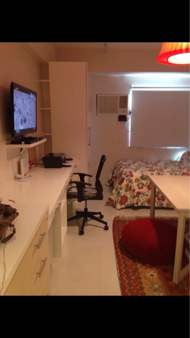 2Torre Studio for Rent (Category: Apartments & Condos) located in Pasig City. Submitted by mcranque (Listing ID 1324843022, Image 3). Description: 2Torre Studio for Rent Located at Penthouse 1 Includes Ref, Aircon, Stove top, Water heater, microwave, double bed, sofa One year contract For inquiries call Bing Ranque 09178836332.