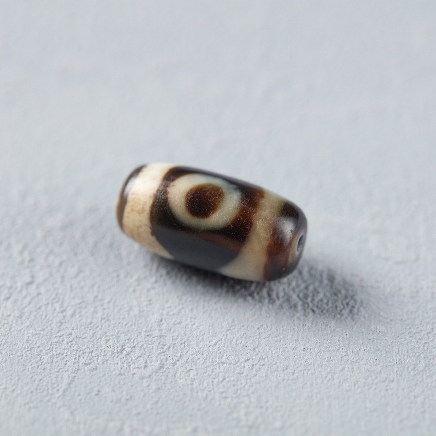 藏傳瑪瑙兩眼天珠, 興趣及遊戲, 收藏品及紀念品, 宗教物品- Carousell