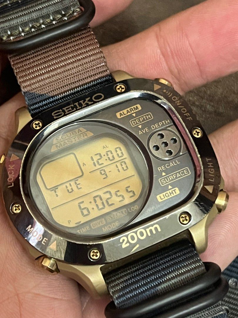 芸能人愛用のおすすめ最新情報 CASIO CMD-10-8 腕リモ リモコン 腕時計 アップルウォッチ 時計