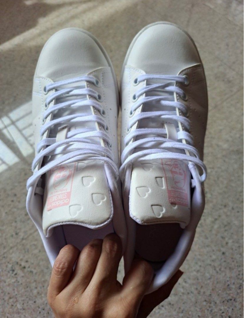 Stan smith white heart sales