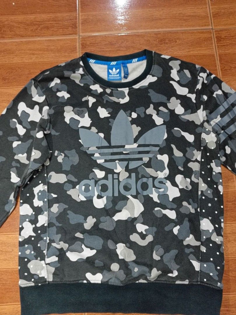 Adidas Trefoil Camo Sweatshirt Men s Fashion Coats Jackets and Outerwear on Carousell