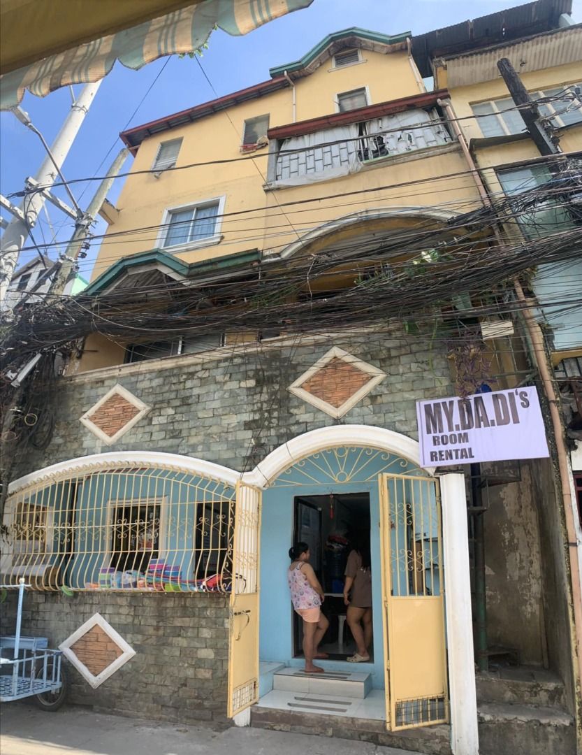 Apartment for sale (Category: Apartments & Condos) located in Caloocan City. Submitted by nuemeffaro23953 (Listing ID 1324781325, Image 1). Description: 5 story with existing client .