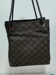 (Category: ) located in . Submitted by Pre_loved_ (Listing ID 1324889870, Image 1). Description: .