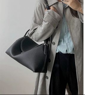(Category: ) located in . Submitted by luxurycloset.shop (Listing ID 1324917171, Image 1). Description: .