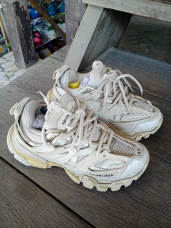 (Kategori: ) berada di . Dikirim oleh safaqi2ndshoes (ID iklan 1324808728, Gambar 1). Deskripsi: .