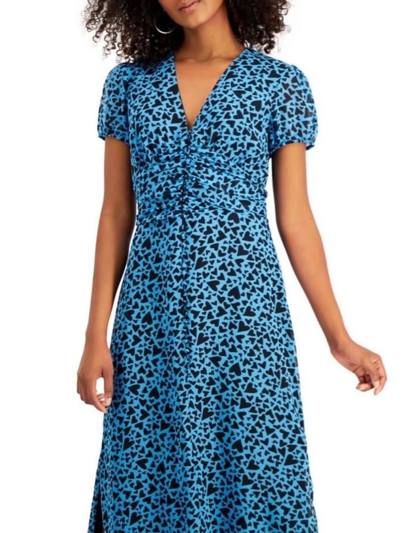 Bar III Blue Maxi Dress with Slit (Category: Dresses) located in Paranaque City. Submitted by luluswardrobe (Listing ID 1324848608, Image 3). Description: Super pretty and very flattering Love this dress but doesn’t fit me anymore No flaws Functional buttons With inner lining From USA 🇺🇸 Retails at approx. 4k+ Small on tag but can fit up to Medium with flat or small tummy Last price already, will rather keep than sell low .